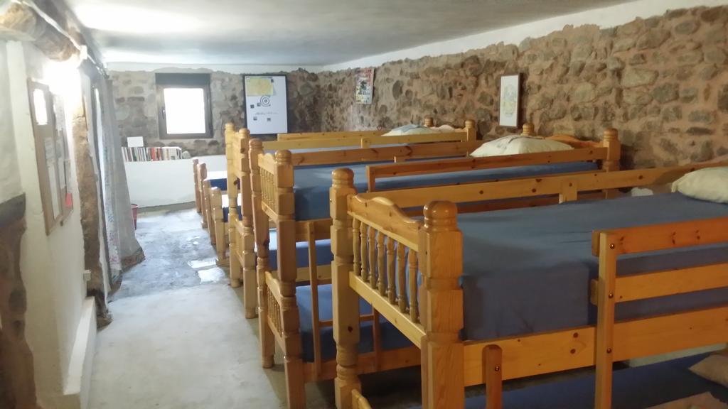 Refugio Peregrinos Acacio & Orietta Hostel Viloria de Rioja Bilik gambar