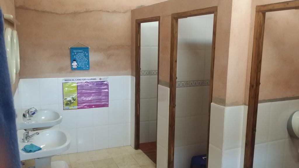 Refugio Peregrinos Acacio & Orietta Hostel Viloria de Rioja Bilik gambar