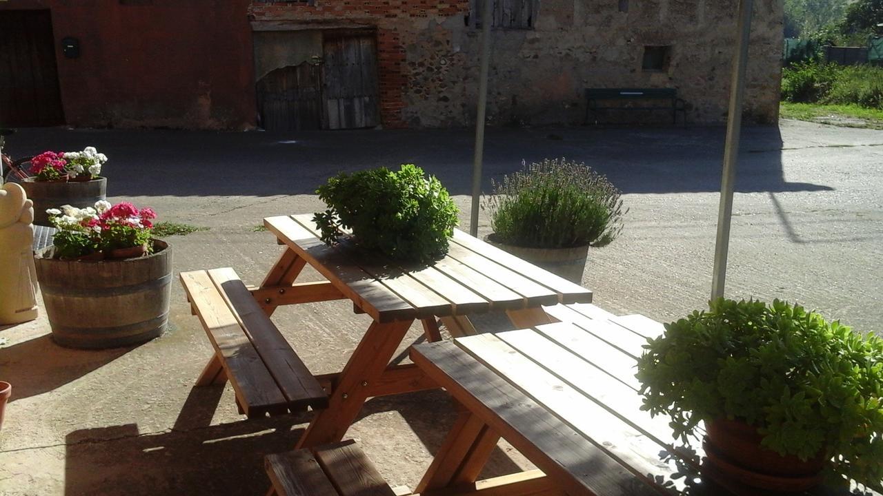 Refugio Peregrinos Acacio & Orietta Hostel Viloria de Rioja Luaran gambar