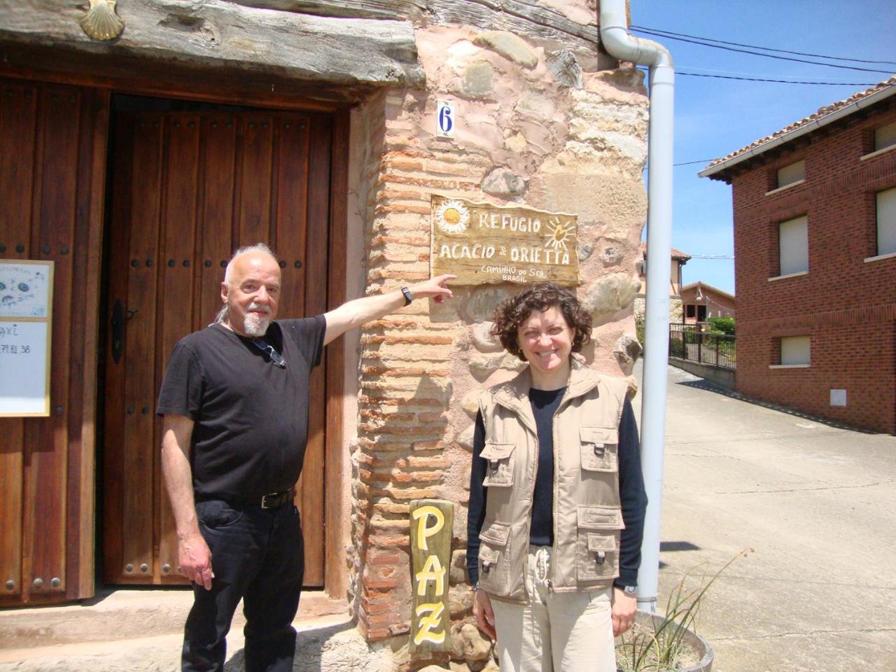Refugio Peregrinos Acacio & Orietta Hostel Viloria de Rioja Luaran gambar
